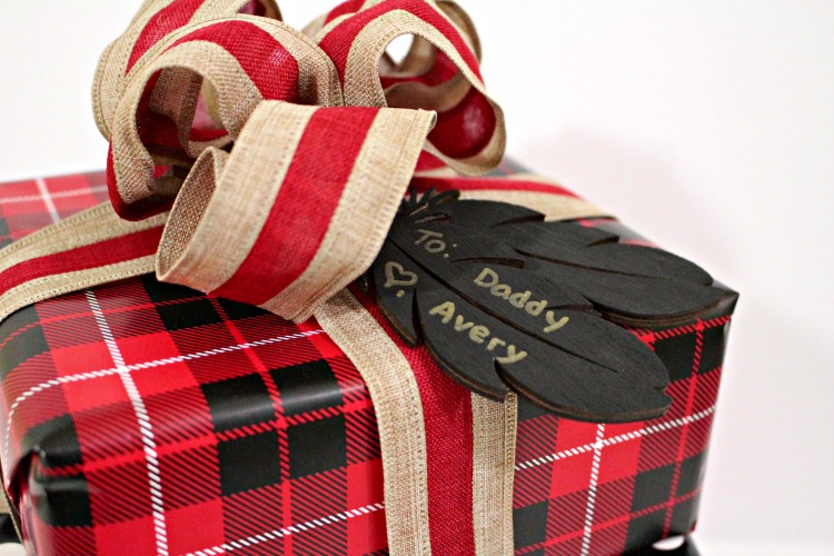 Christmas Wooden Gift Tags! www.designinsidethebox.com